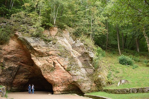 Höhlen im Nationalpark Gauja