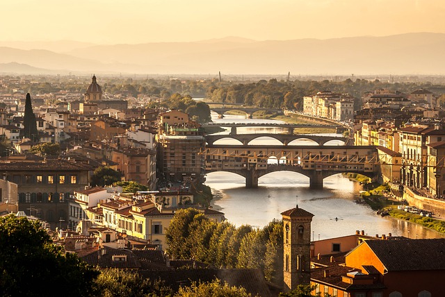 italy city life