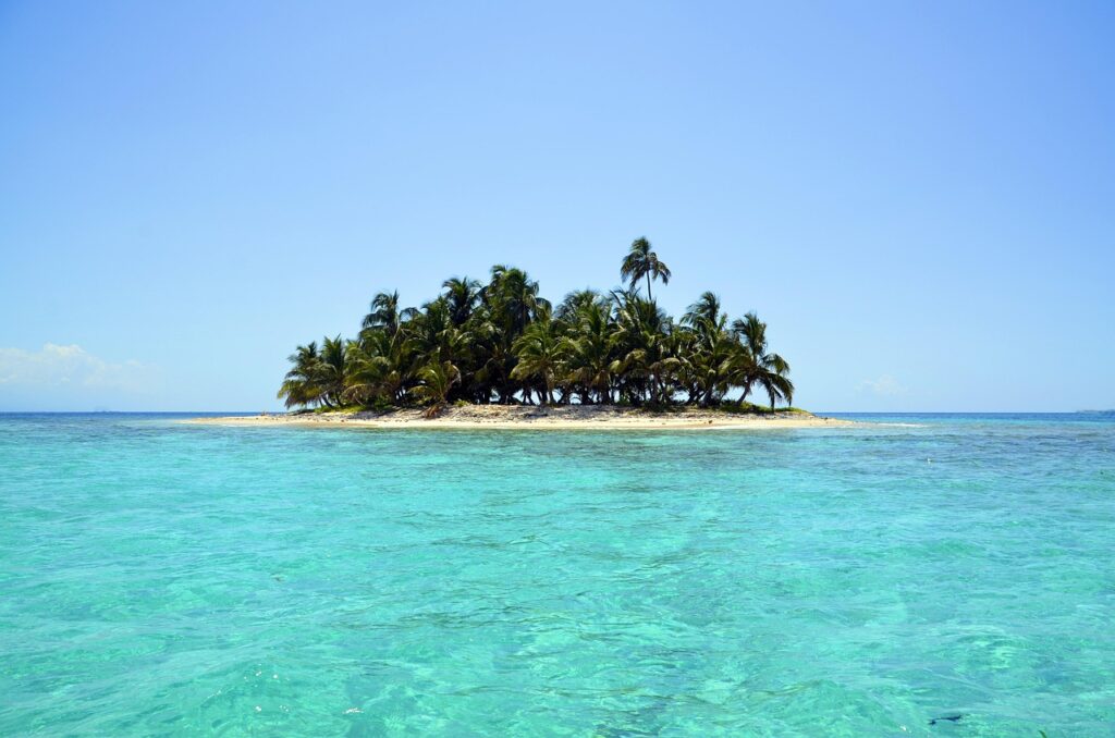 Tropische Insel bei den Seychellen aus der Luft